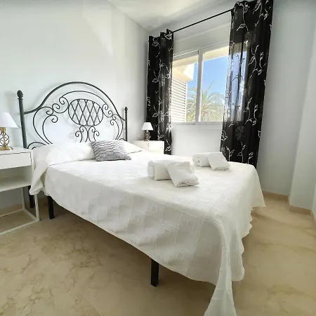 3 Bed Petunias, San Pedro アパート マルベーリャ