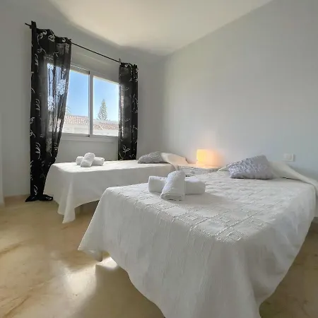 Apartment 3 Bed Petunias, San Pedro